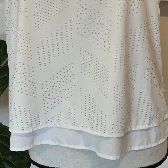 Athleta Ivory White Laser Cut Perforated Cropped Tank Top Spaghetti Strap L - Picture 4 of 7